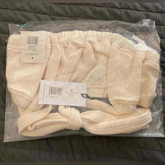 WeWoreWhat Halter Bandeau Cris Cross Crop Top Ivory White Tie Bra M NWT Revolve - Picture 3 of 7
